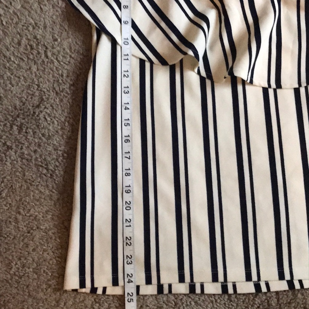 Banana Republic Striped Crepe top - Picture 4 of 7